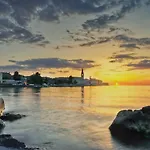 Roza, A Beautiful With Pool Close To The Casa vacanze *