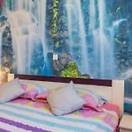 Roza, A Beautiful With Pool Close To The